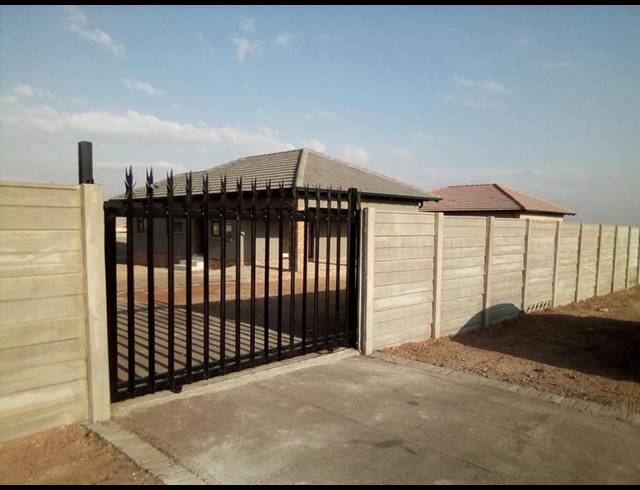 3 BEDROOM CLUSTER FOR SALE IN AZAADVILLE